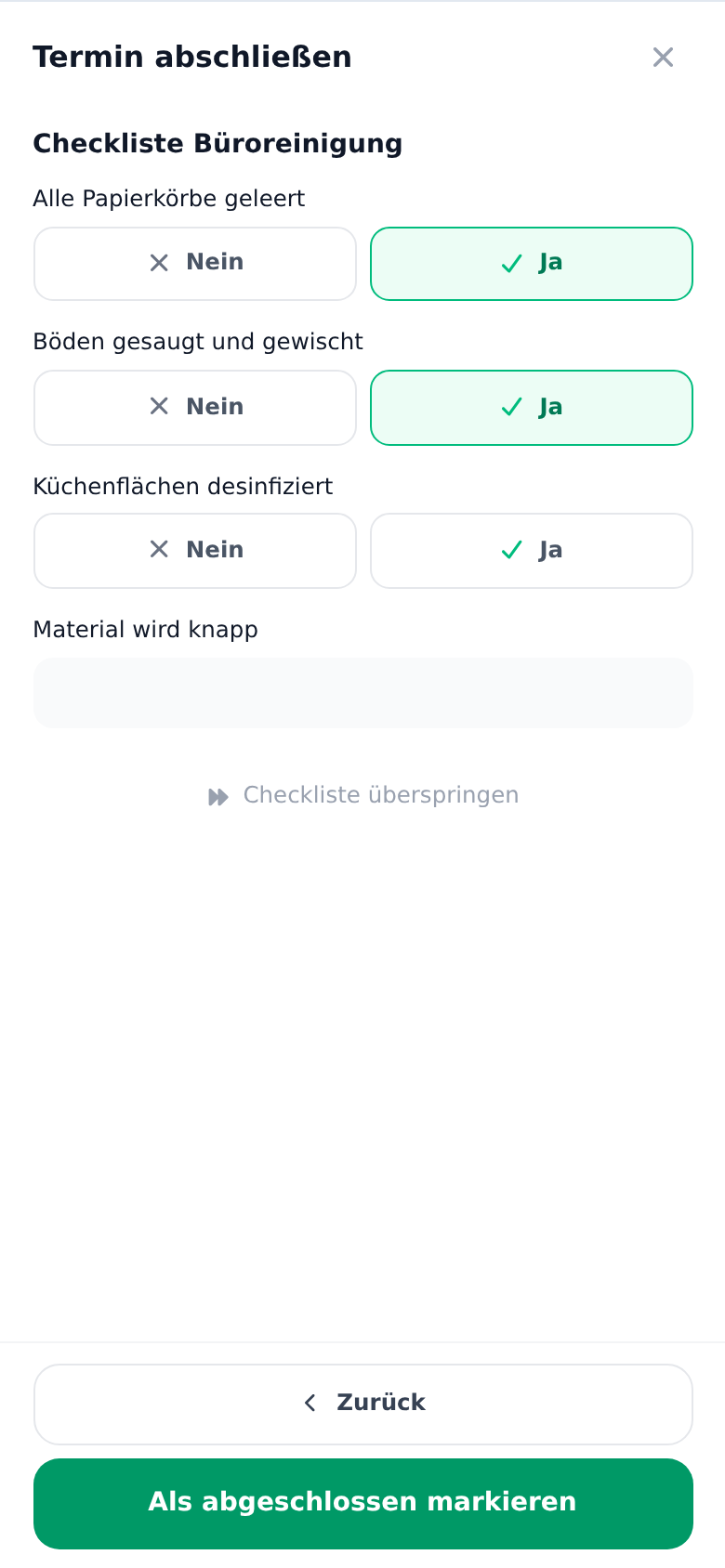 Eine Reinigungs-Checkliste wird in der Techniker-App mit Ja/Nein-Antworten ausgefüllt