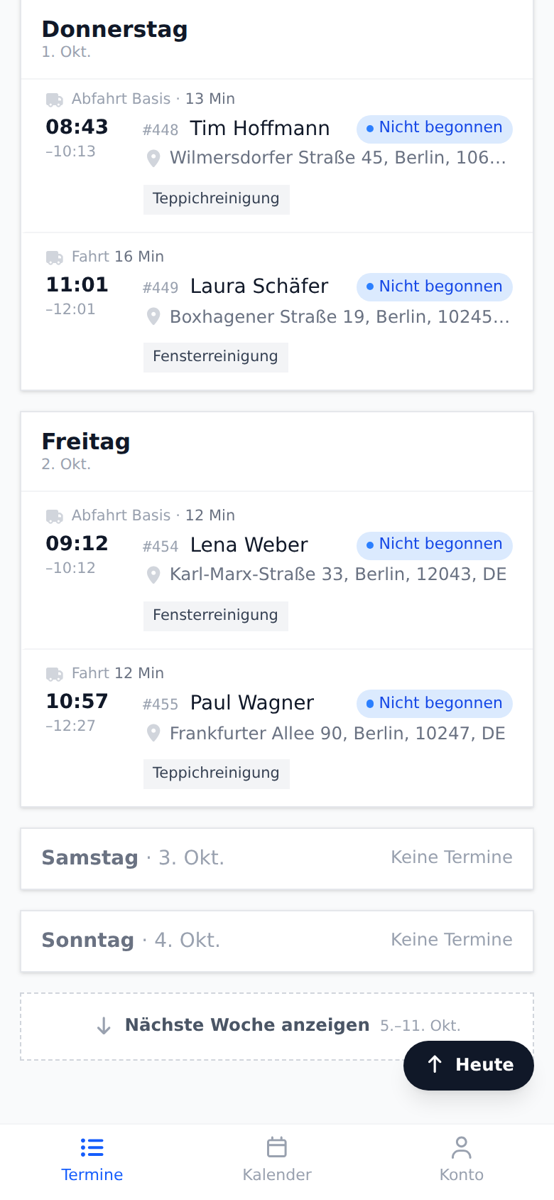 Das Ende der Woche in der Techniker-App: zwei Arbeitstage mit Besuchen, zwei kurze Zeilen „Keine Termine“ fürs Wochenende, der Knopf „Nächste Woche anzeigen“ und der dunkle Knopf „Heute“