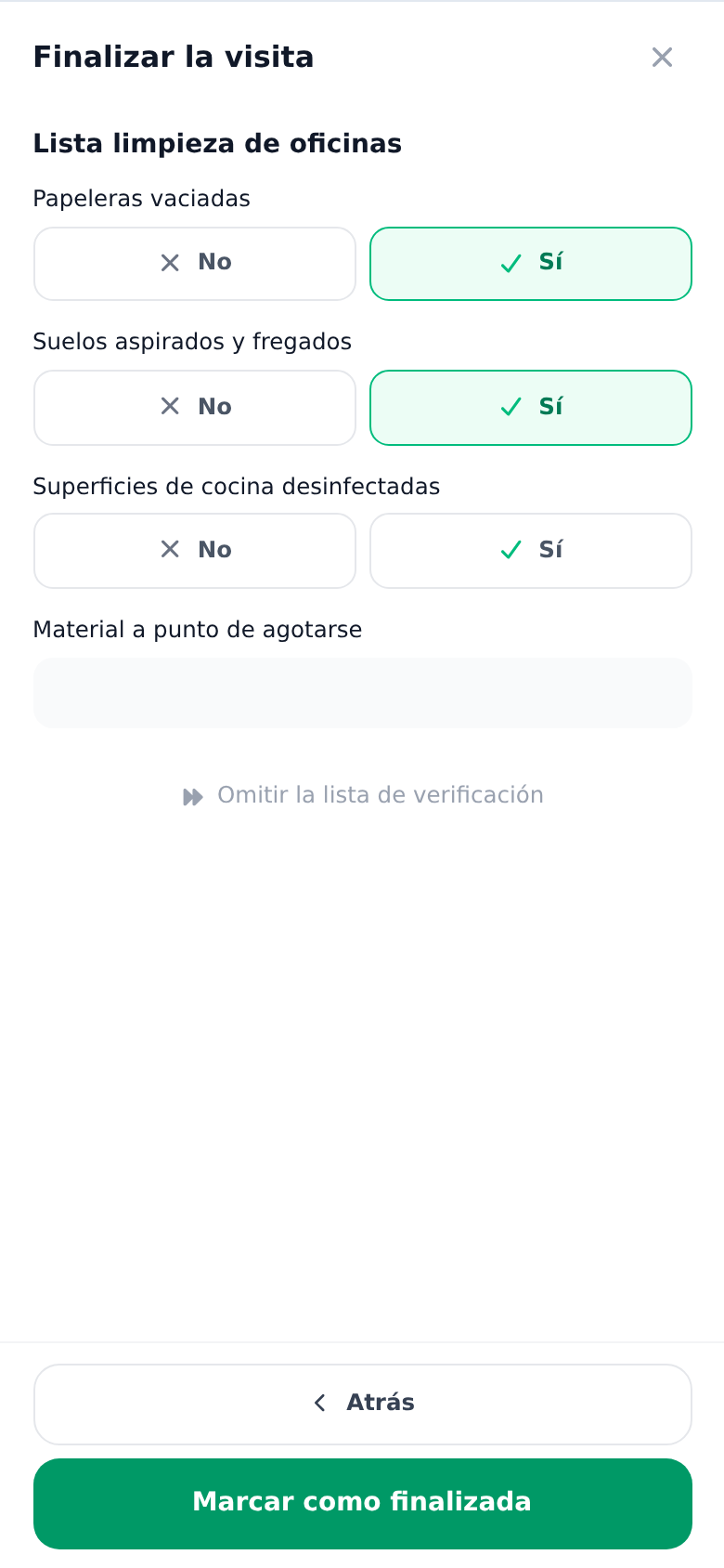 Una lista de verificación de limpieza rellenándose en la app con respuestas de sí o no