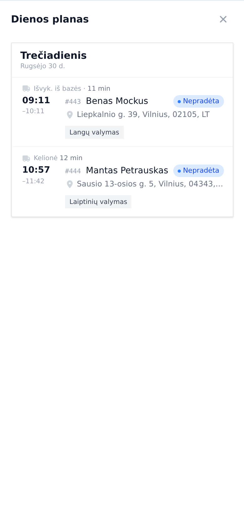 „Dienos planas“, atidarytas iš kalendoriaus: vėlesnė diena su vizitais važiavimo tvarka, prie kiekvieno nurodyta kelionė, laikas, klientas, adresas ir paslauga