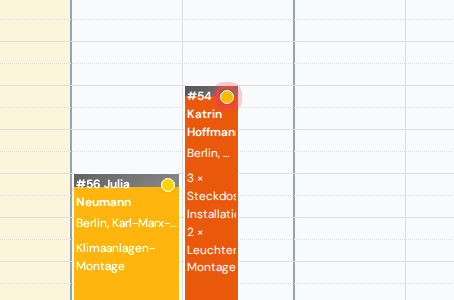 Ein Besuchsblock im Kalender mit hervorgehobenem Kundenbestätigungspunkt in der Ecke