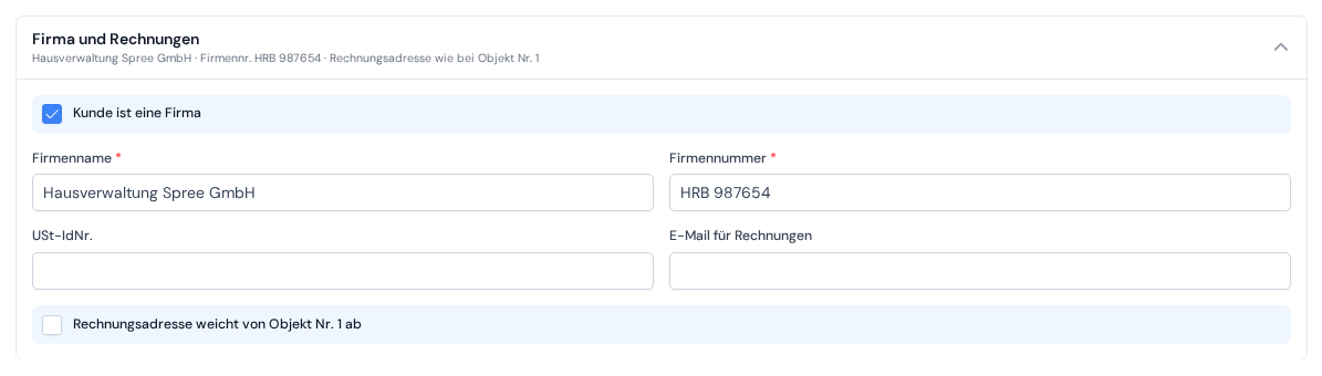Die geöffnete Karte Firma und Rechnungen mit dem Kontrollkästchen Kunde ist eine Firma, den Firmenfeldern und dem Kontrollkästchen für die Rechnungsadresse