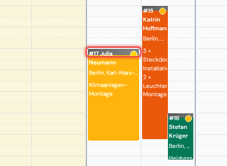 Ein Besuchsblock im Kalender mit hervorgehobenem Fahrzeitstreifen oben