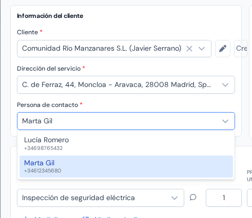 La sección Información del cliente de la ventana de la cita con el desplegable Persona de contacto abierto, con dos personas del objeto