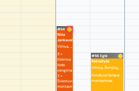 Vizito blokas kalendoriuje su paryškintu kliento patvirtinimo taškeliu kampe