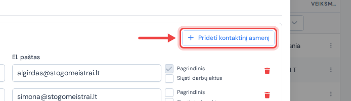 Kliento lango kortelė „Kontaktiniai asmenys“, rodyklė rodo į mygtuką „Pridėti kontaktinį asmenį“