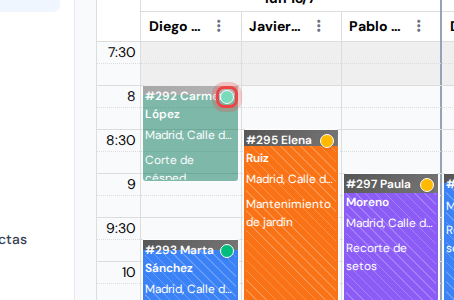 Un bloque de visita de jardinería con el punto de confirmación del cliente en el calendario