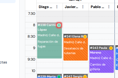 Un bloque de visita de fontanería con el punto de confirmación del cliente resaltado en el calendario